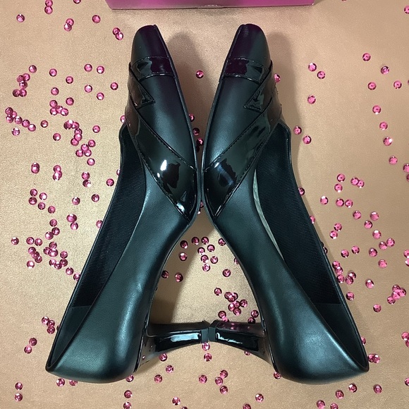 EASY STREET JENNA BLACK PATENT PUMP - Picture 6 of 11